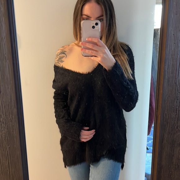 Wearing your heart on your sleeve sweater, medium - Picture 1 of 5